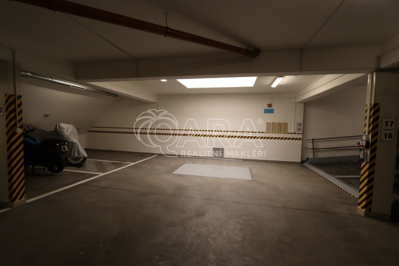Garáž · 18 m² · Štěpánská  , Praha Nové Město - 4