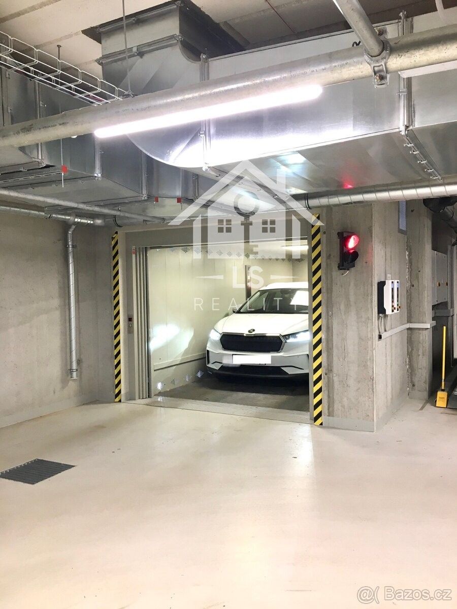 Garáže, Praha, 190 00