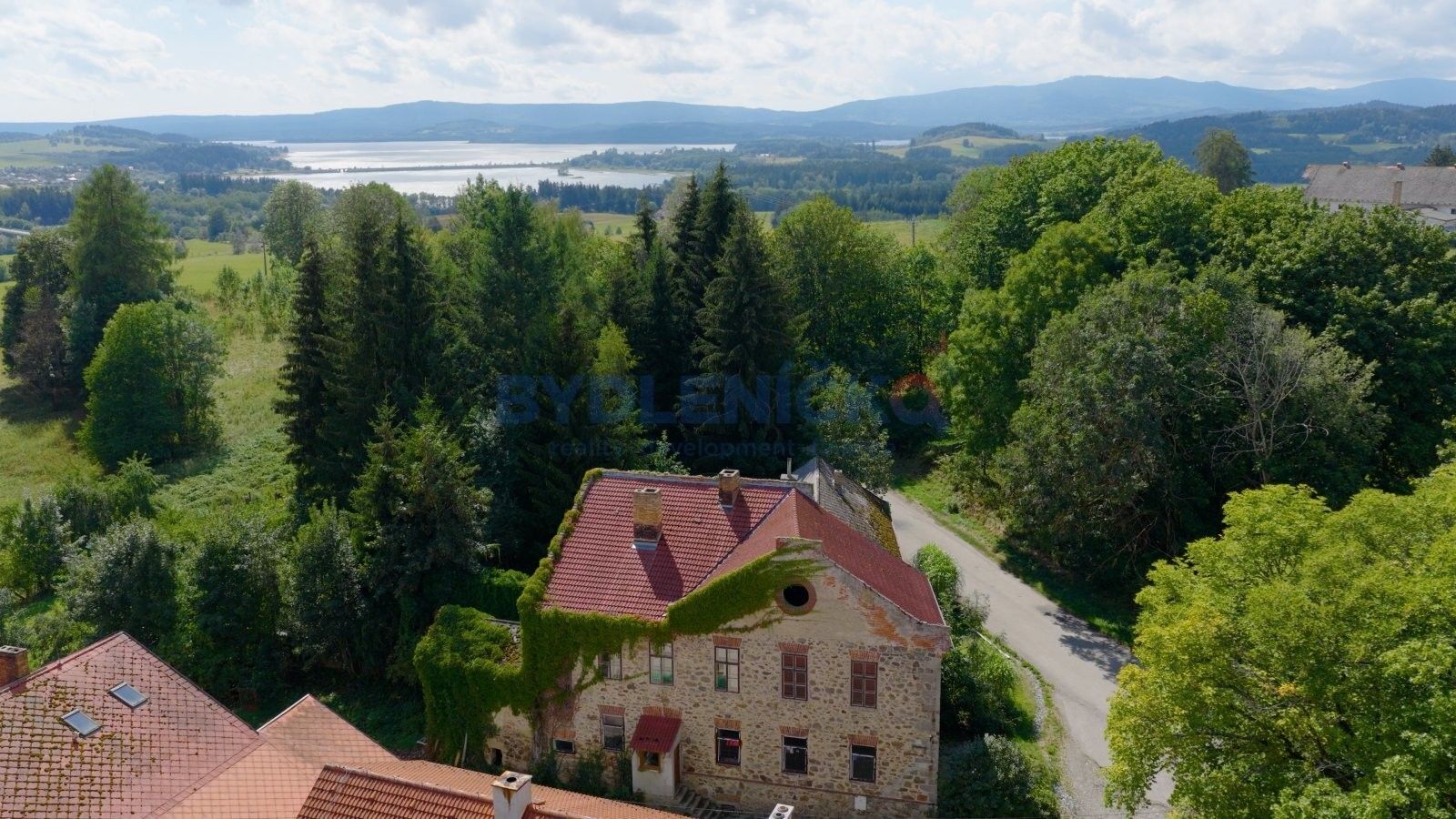 Rodinné domy, Černá v Pošumaví Mokrá, 190 m² - 1