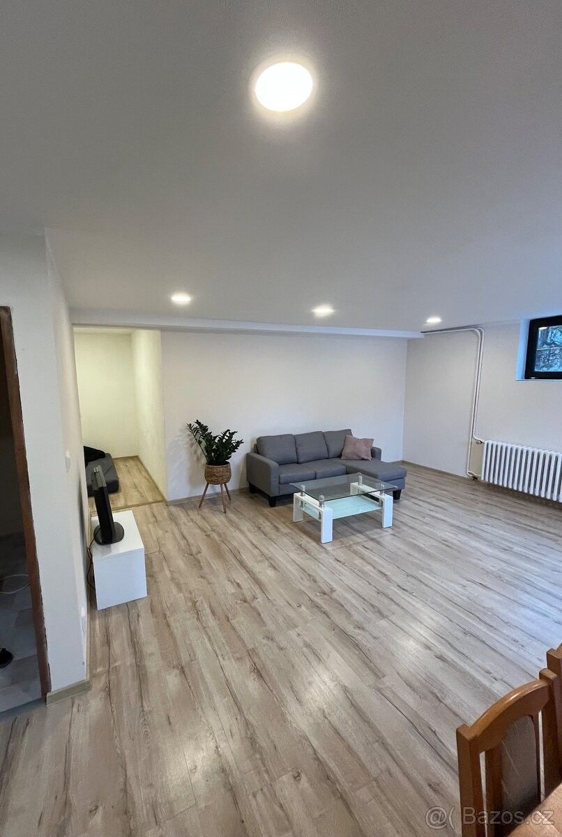 Pronájem byt - Karlovy Vary, 360 01