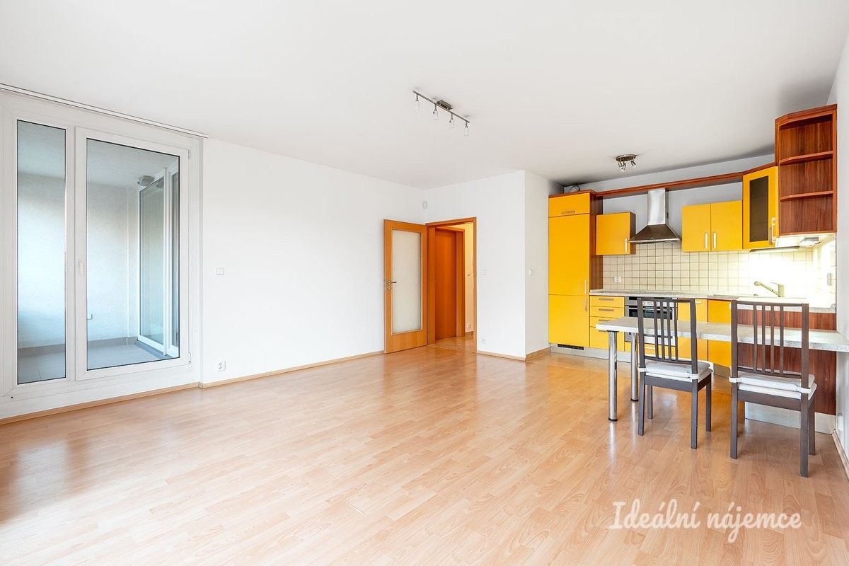 Pronájem byt 2+kk - Libočanská, Praha, 57 m²