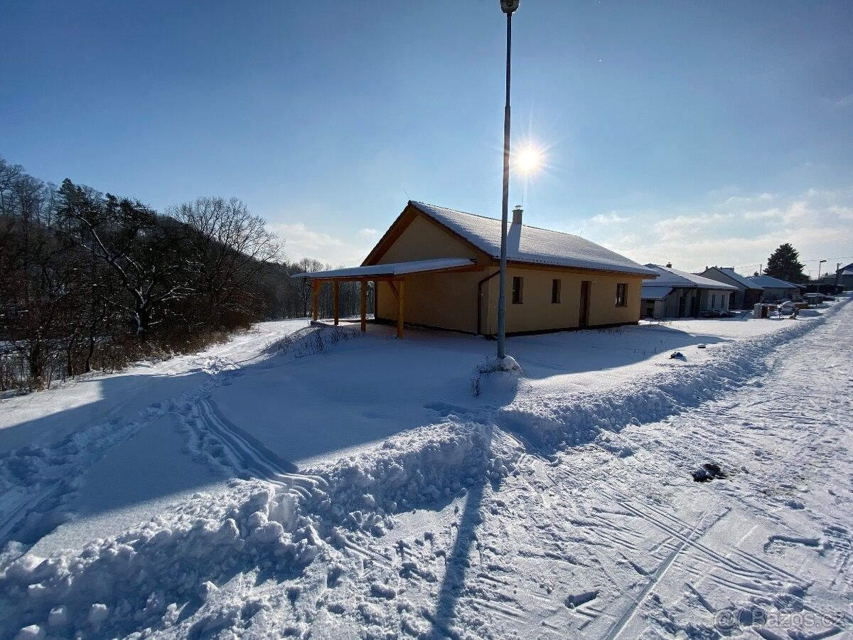 Pronájem rodinný dům - Slatina u Bílovce, 742 93