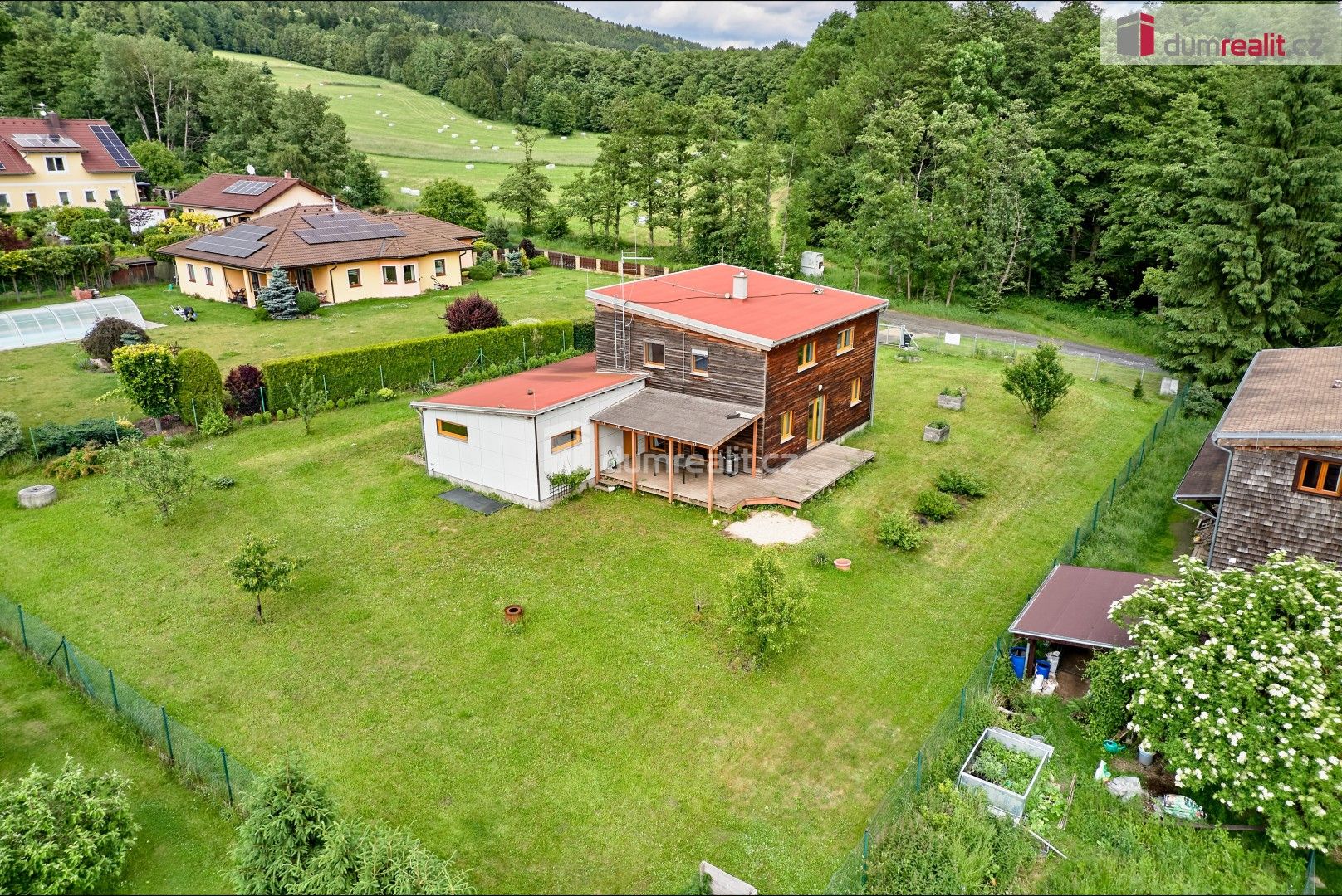 Rodinné domy, Vykmanov, Ostrov, 156 m²