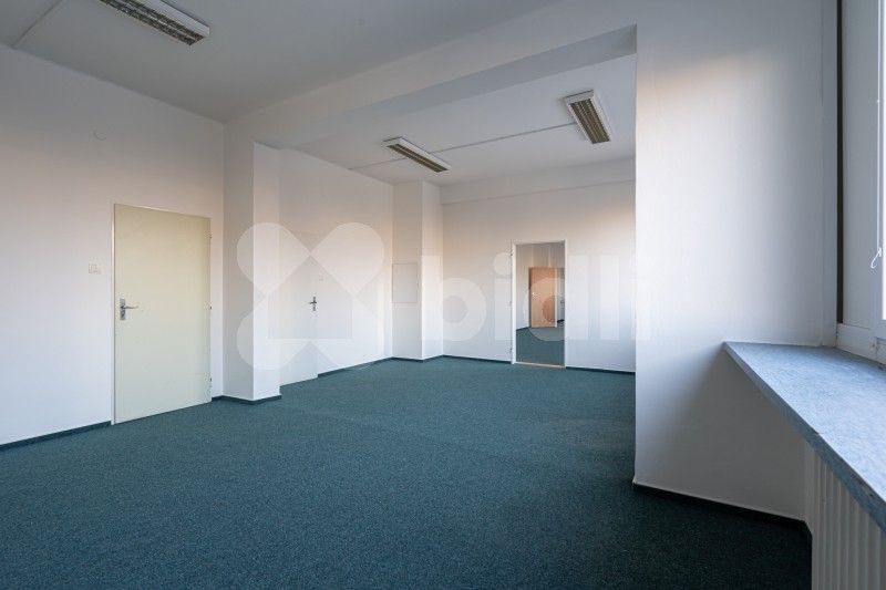 Pronájem kancelář - tř. Kosmonautů, Olomouc, 180 m²