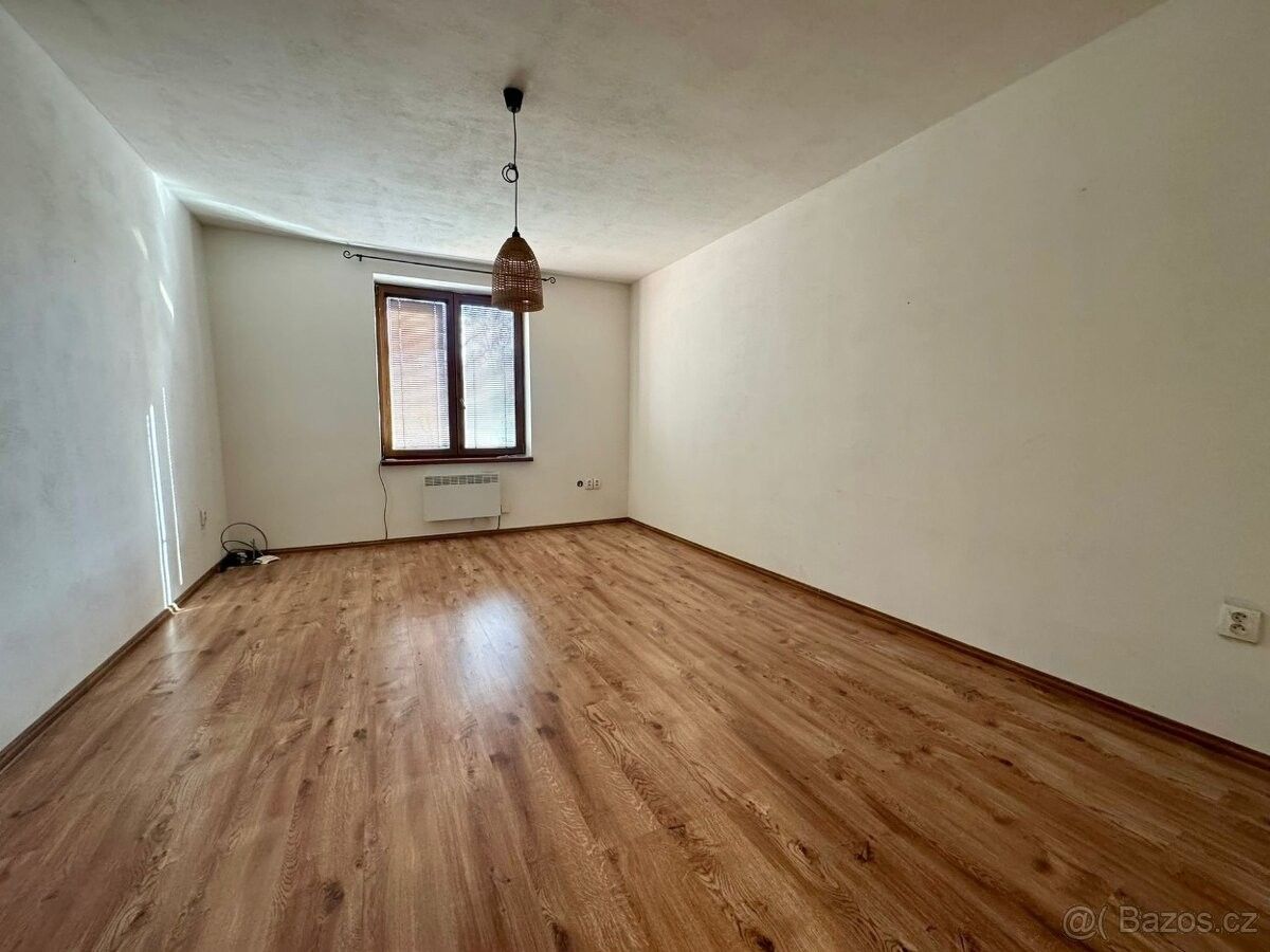 Pronájem byt - Božice, 671 64