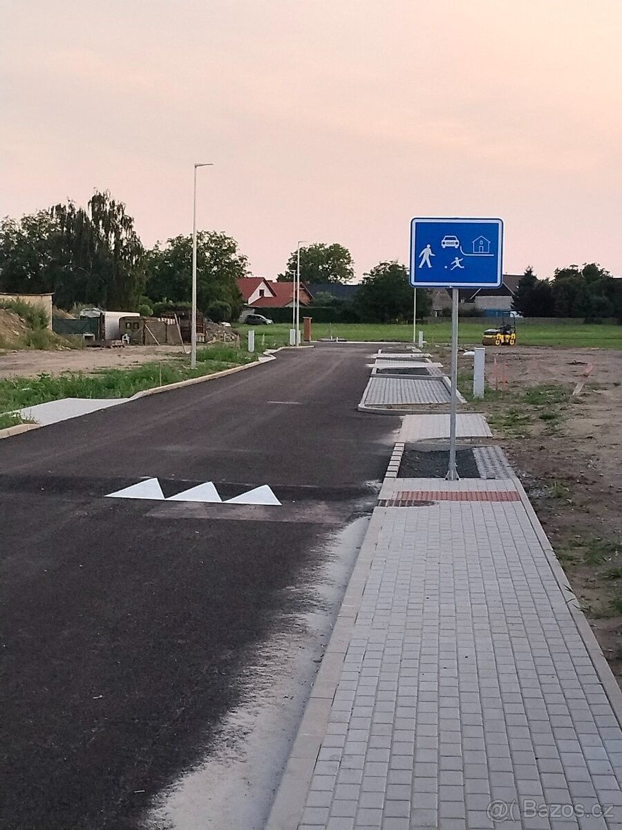 Prodej pozemek pro bydlení - Luštěnice, 294 42