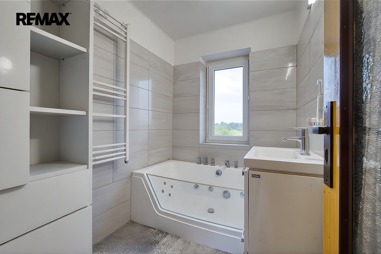 Rodinné domy, Královice, okres Kladno, 250 m² - 2