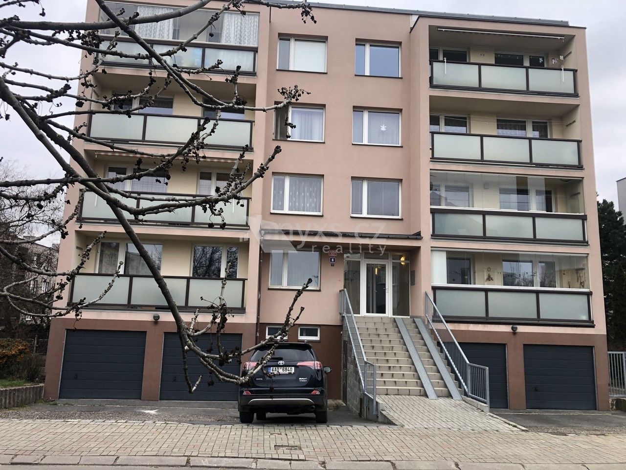 Garáž, Praha