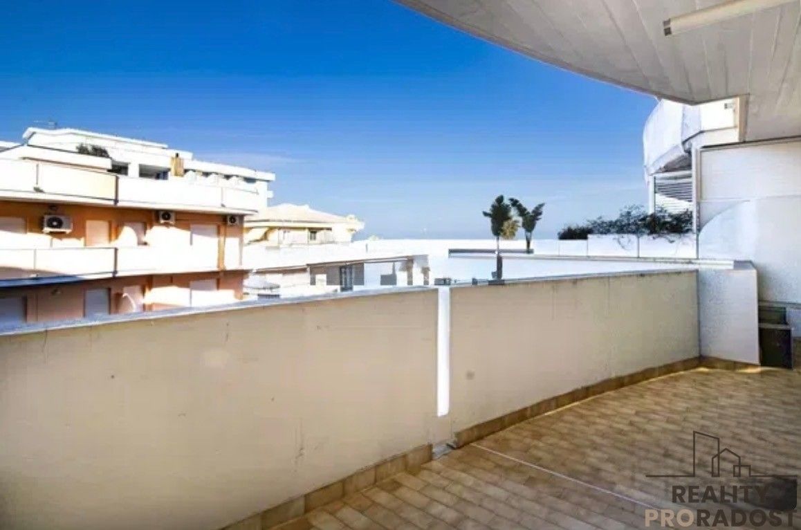 Byty, 987 66, Zahraničí