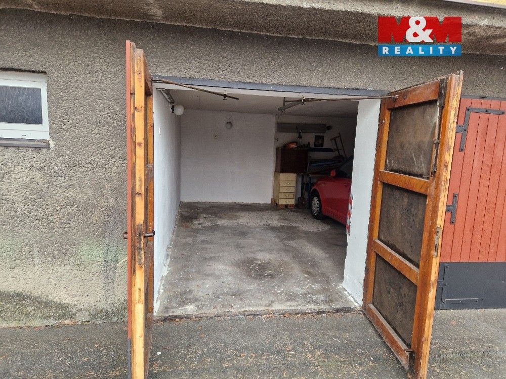 Pronájem garáž - Jiřího z Poděbrad, Frýdek-Místek, 13 m²