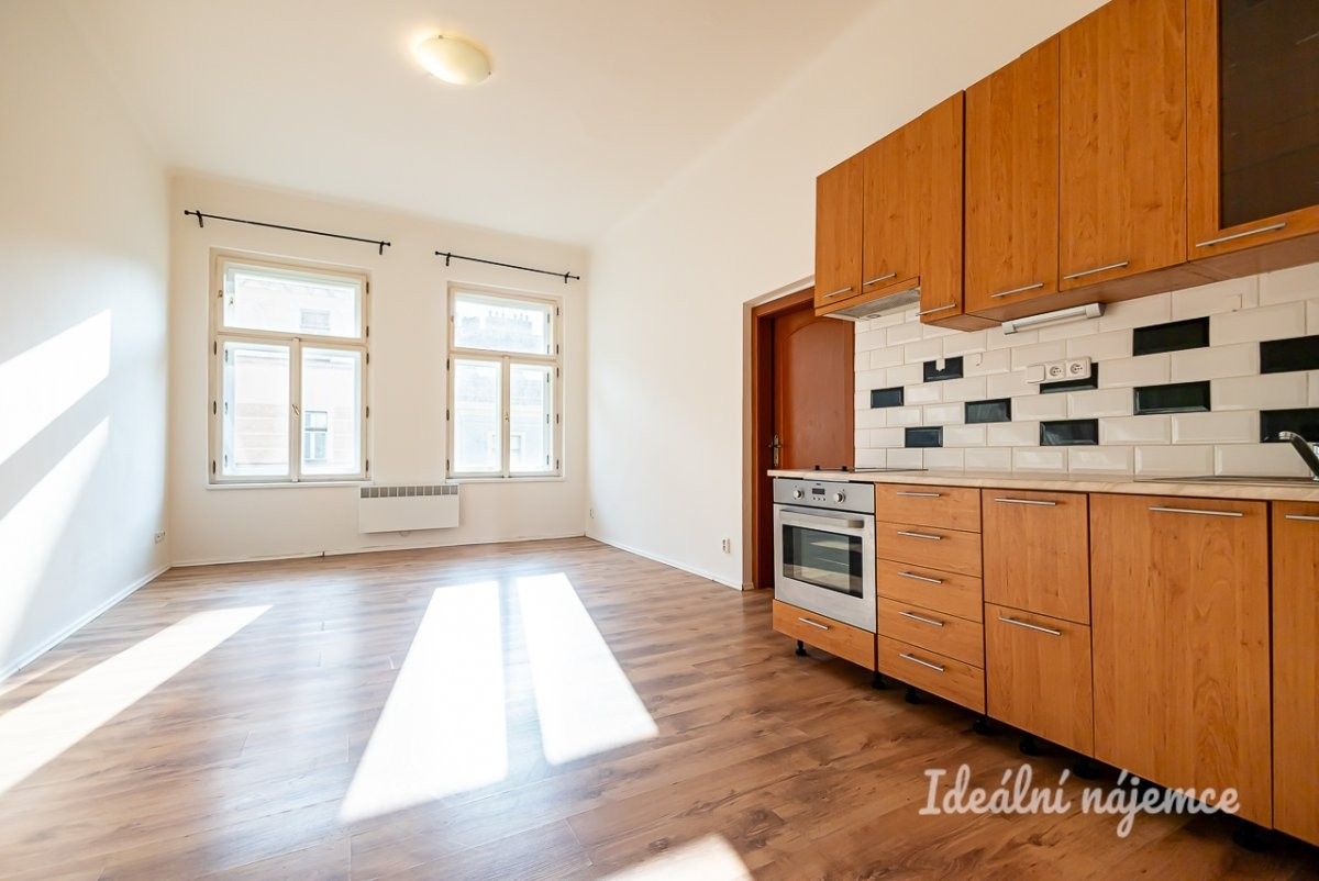 2+kk, Seifertova, Praha, 46 m²
