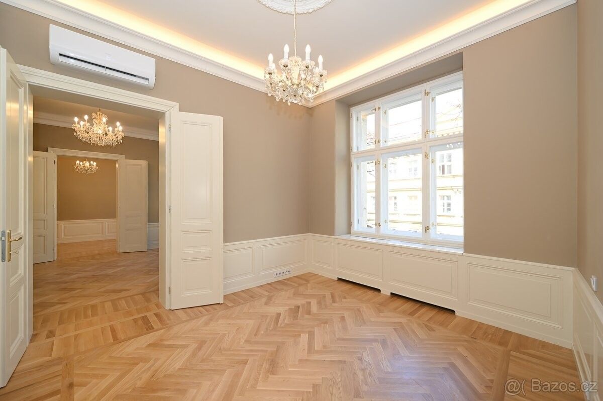 Prodej kancelář - Praha, 120 00, 130 m²