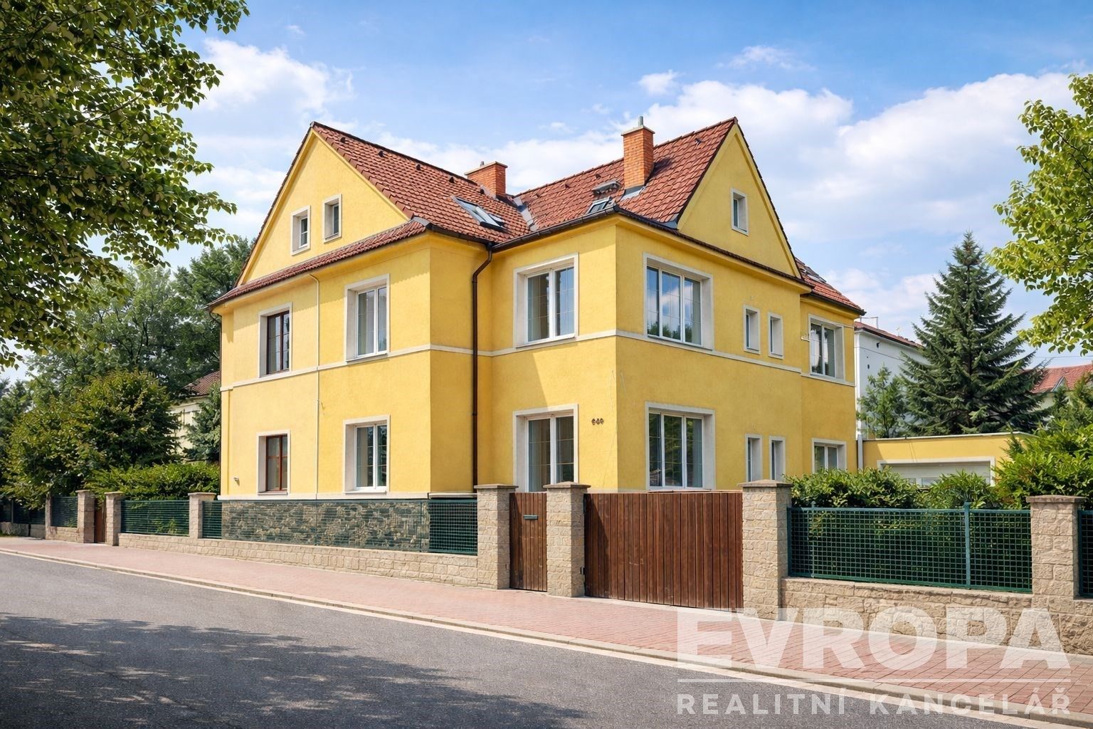 Rodinné domy, Okružní, Kolín, 200 m²