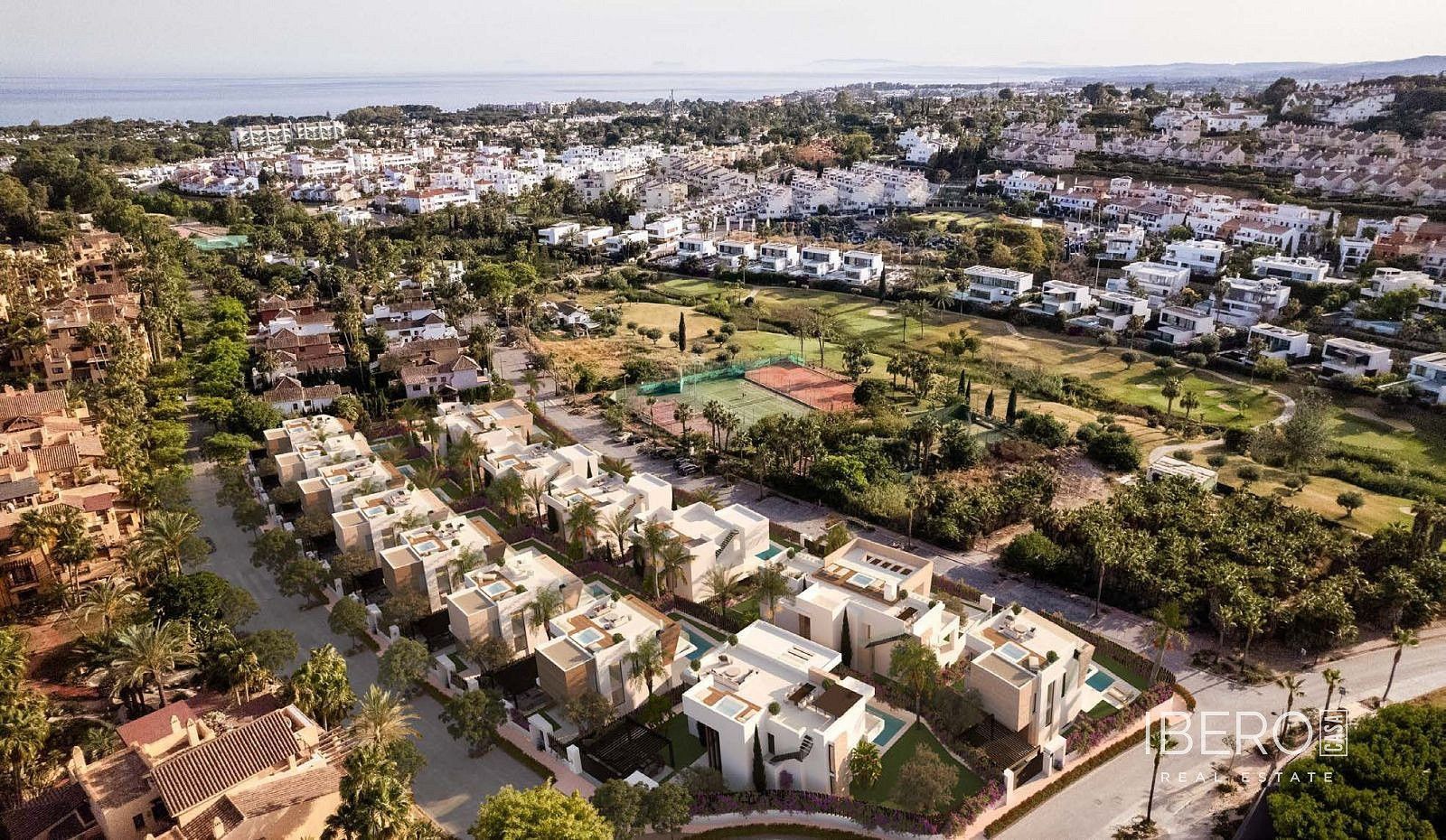 Rodinné domy, Estepona, Španělsko, 287 m² - 1