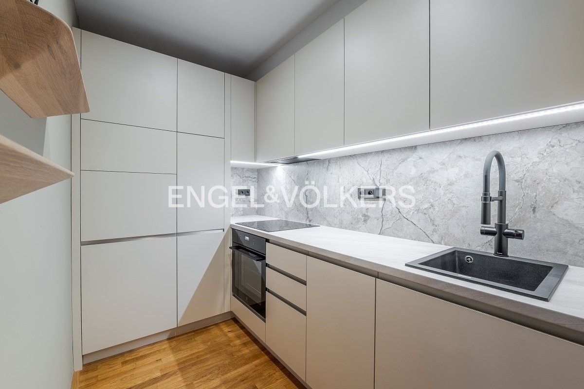 Pronájem byt 1+kk - Naskové 1231, Praha, 52 m²