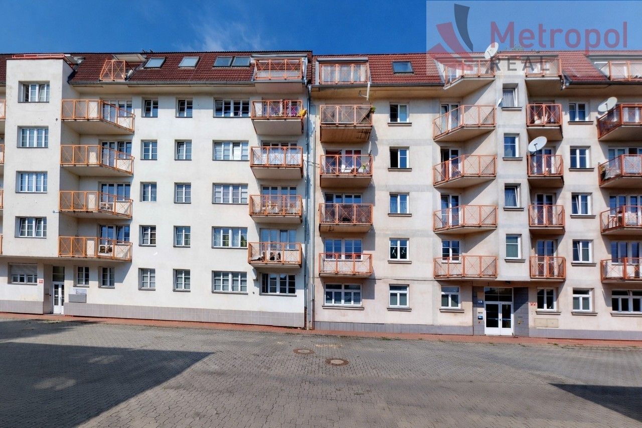 3+kk, Pelušková 1441, Praha, 81 m²