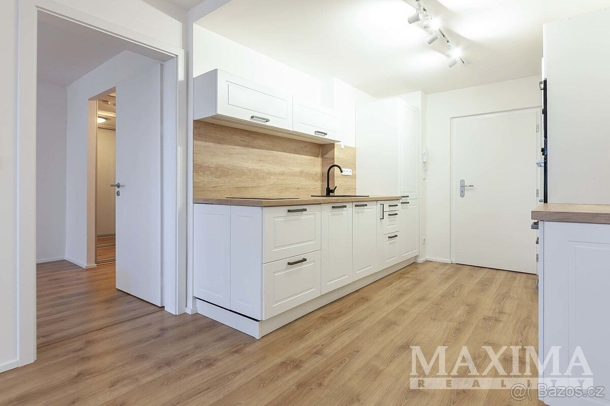 Pronájem byt - Praha, 100 00