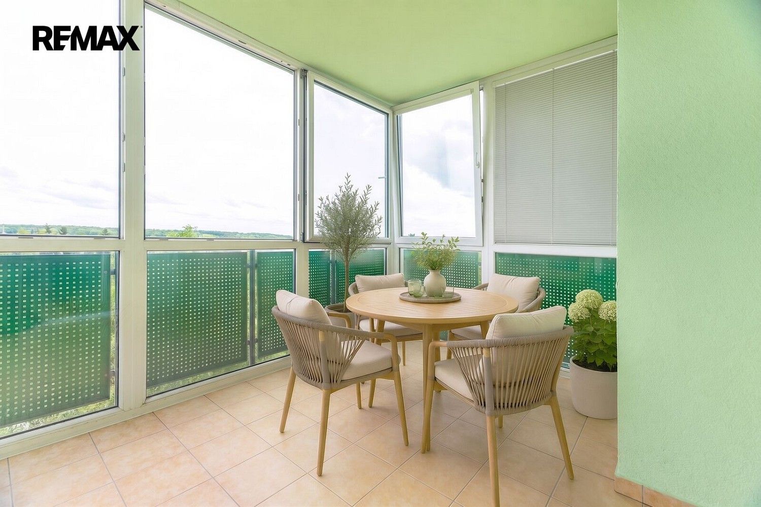 Byt 4+kk · 94 m² · Praha - Horní Počernice, okres Praha 20, Hlavní město Praha - 3