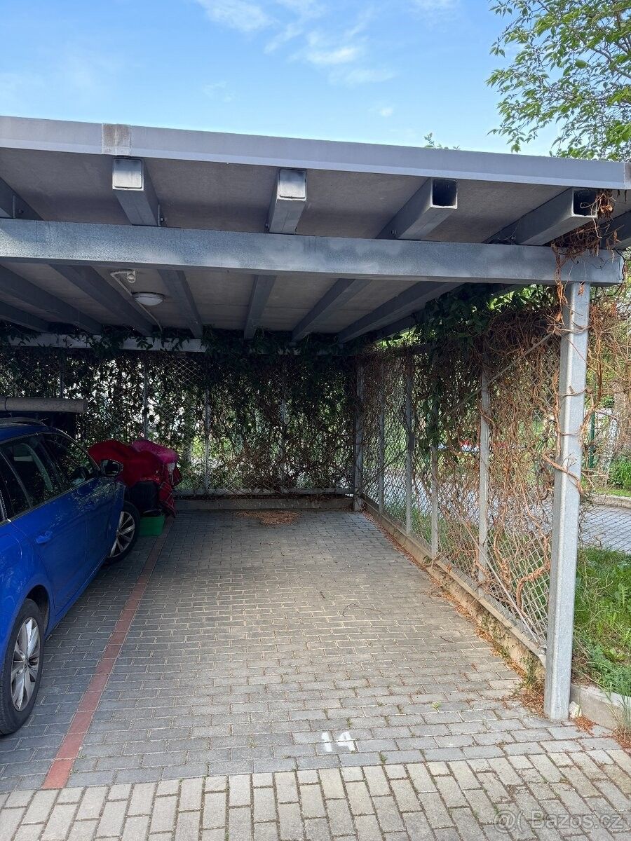 Garáže, Brno, 614 00