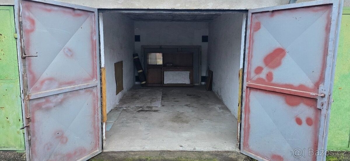 Garáže, Uhlířské Janovice, 285 04
