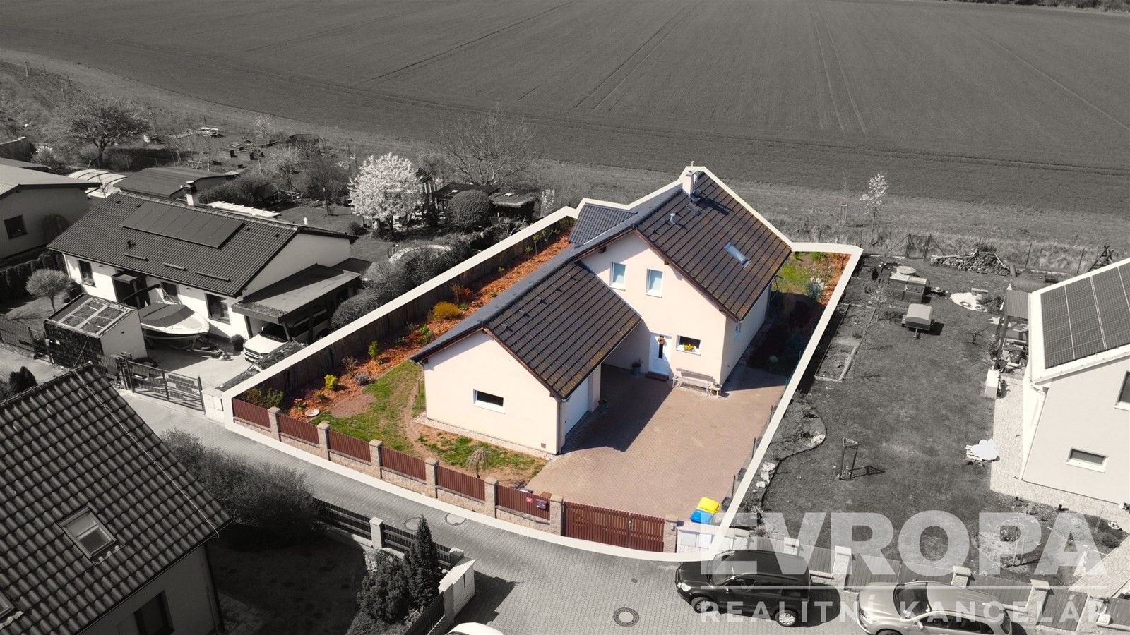 Prodej rodinný dům - Břežany II, 145 m² - 2