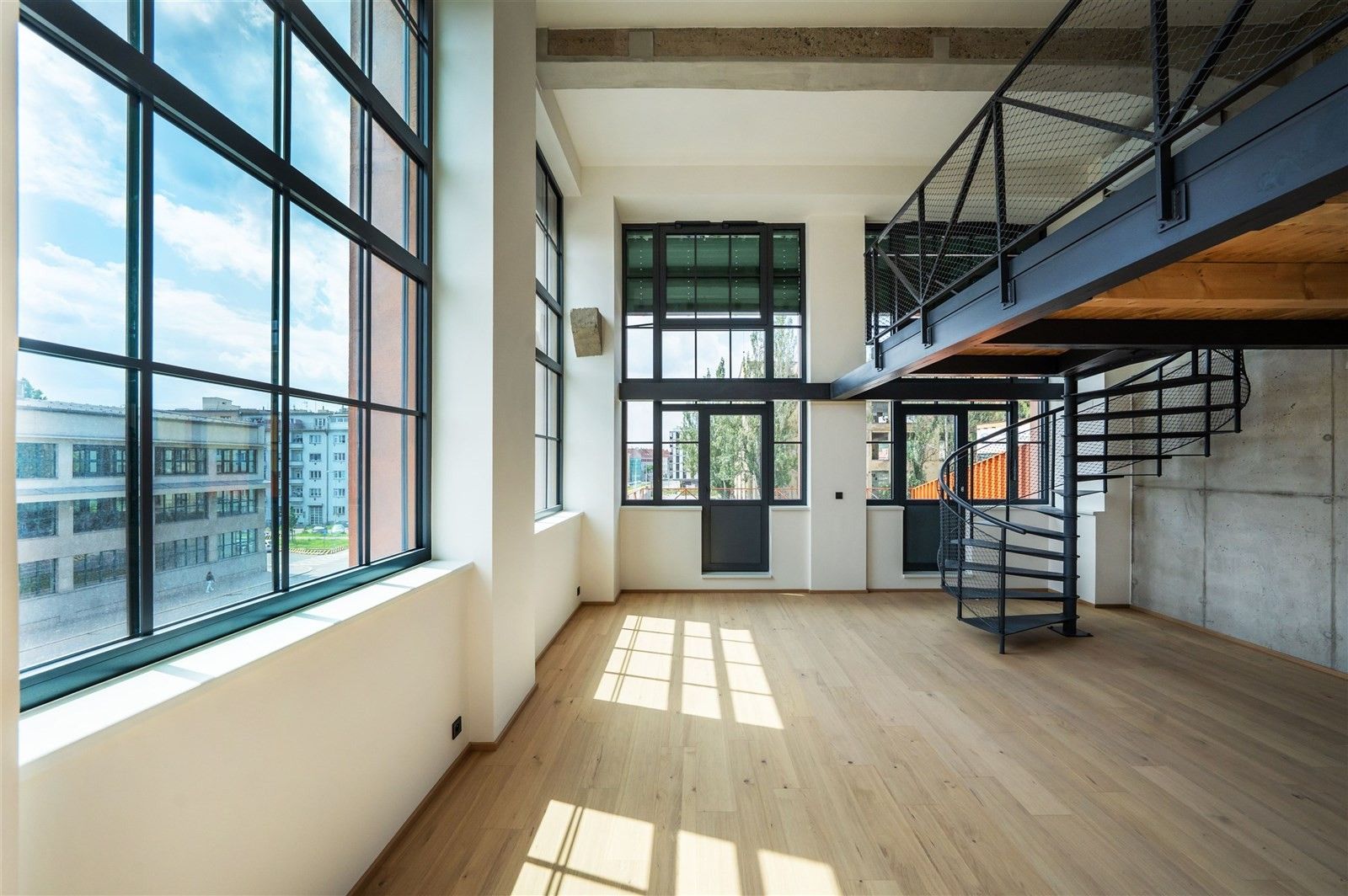 4+kk, Kolbenova, Praha, 111 m²