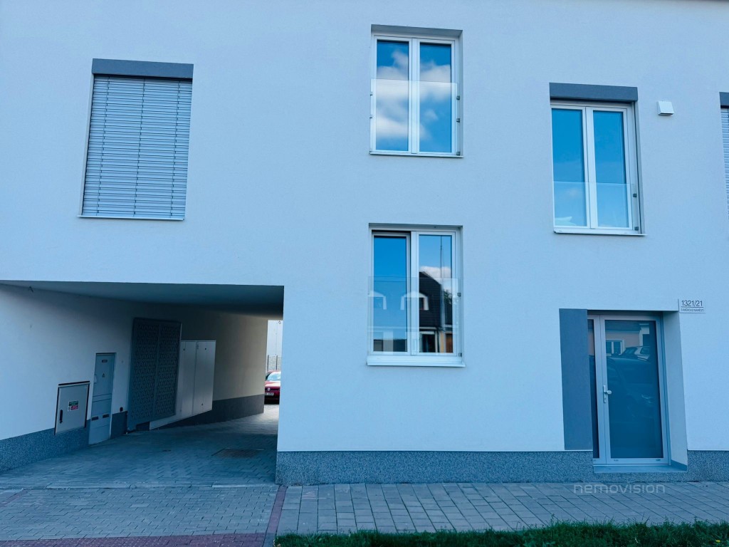 Garáž, 13 m²