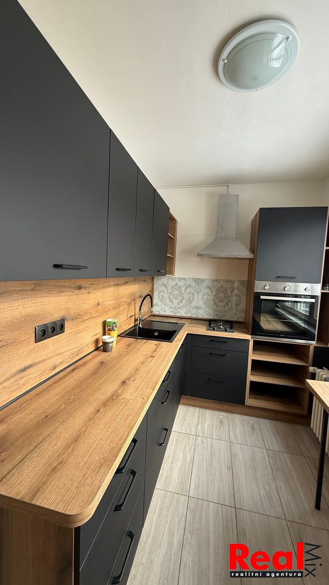 Pronájem byt 2+1 - Chelčického, Zlín, 54 m²