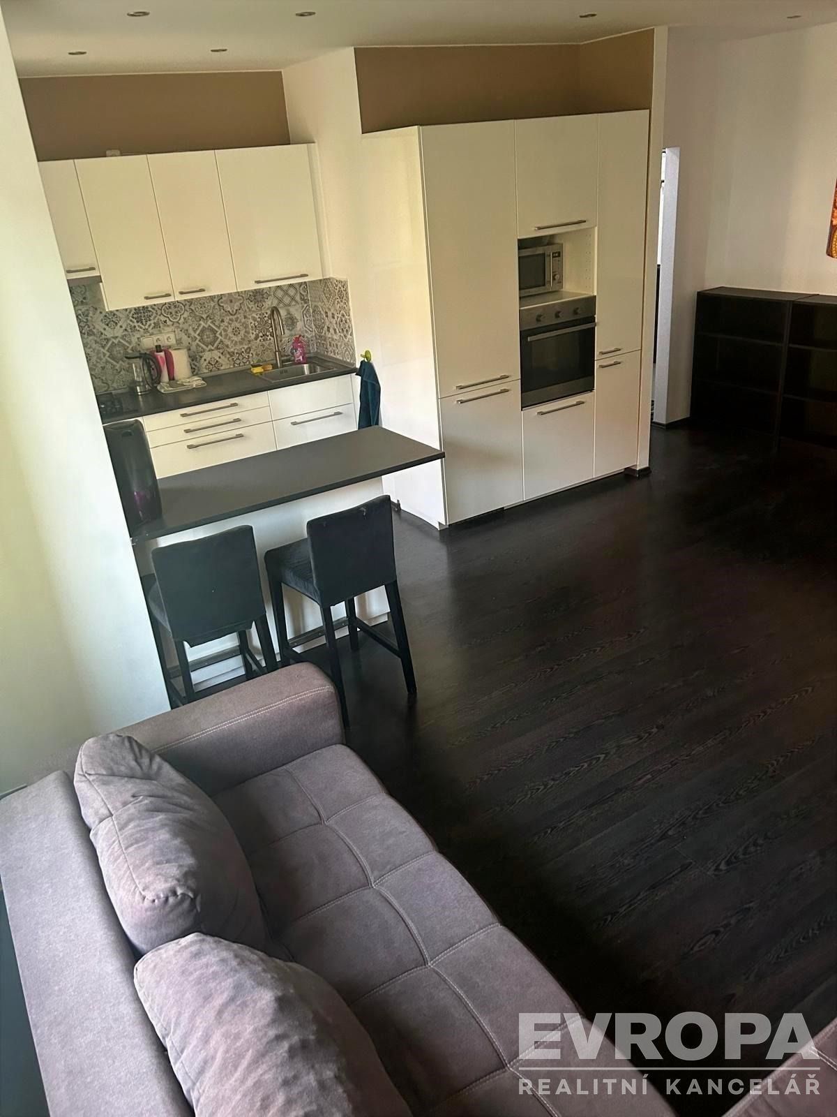 3+kk, Národní obrany, Praha, 50 m²