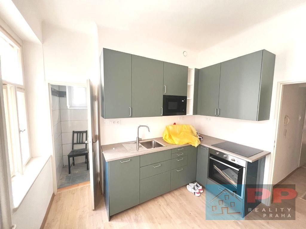 3+1, Jinonická, Praha, 82 m²