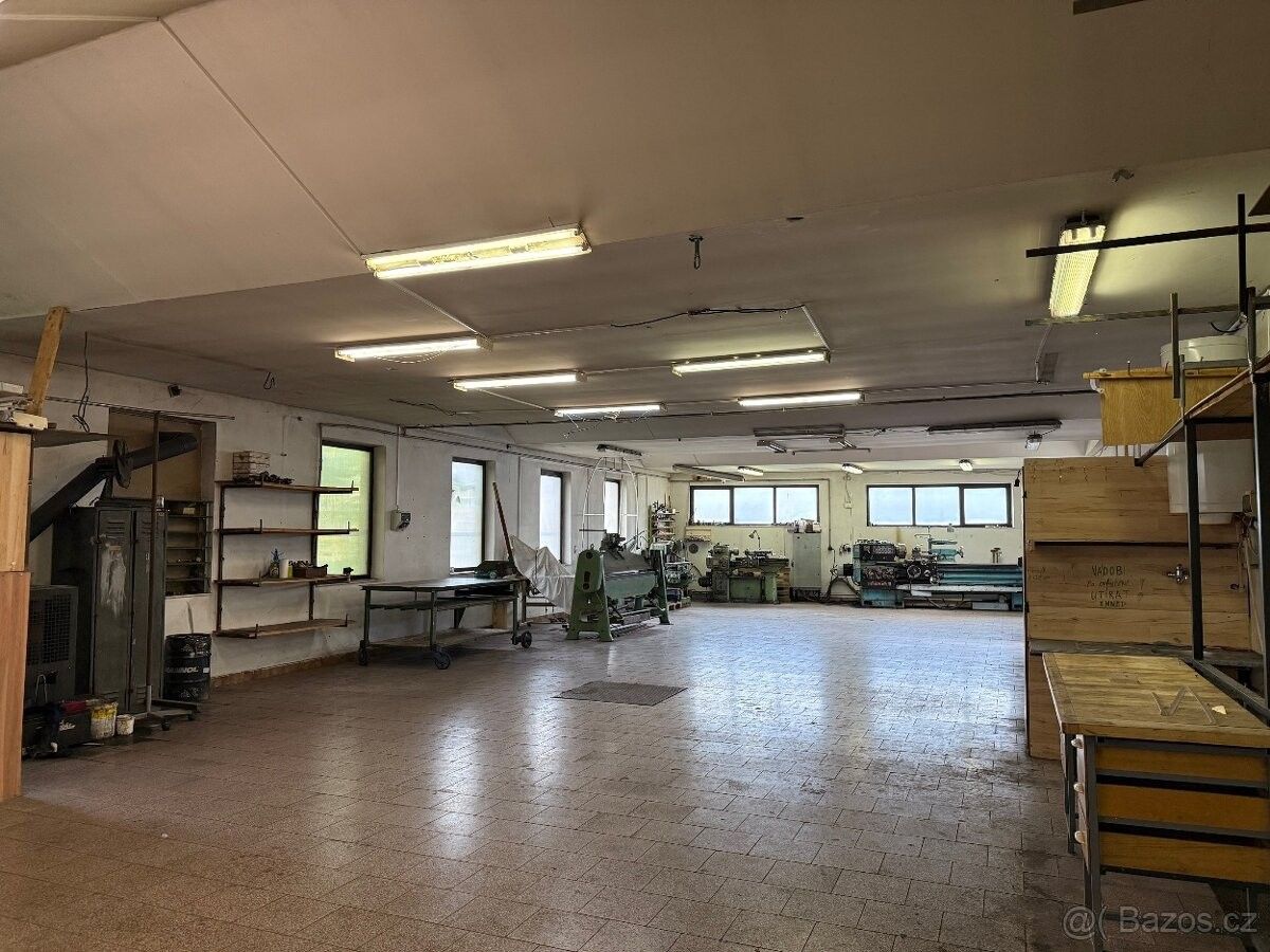 Sklady, Kopřivnice, 742 21