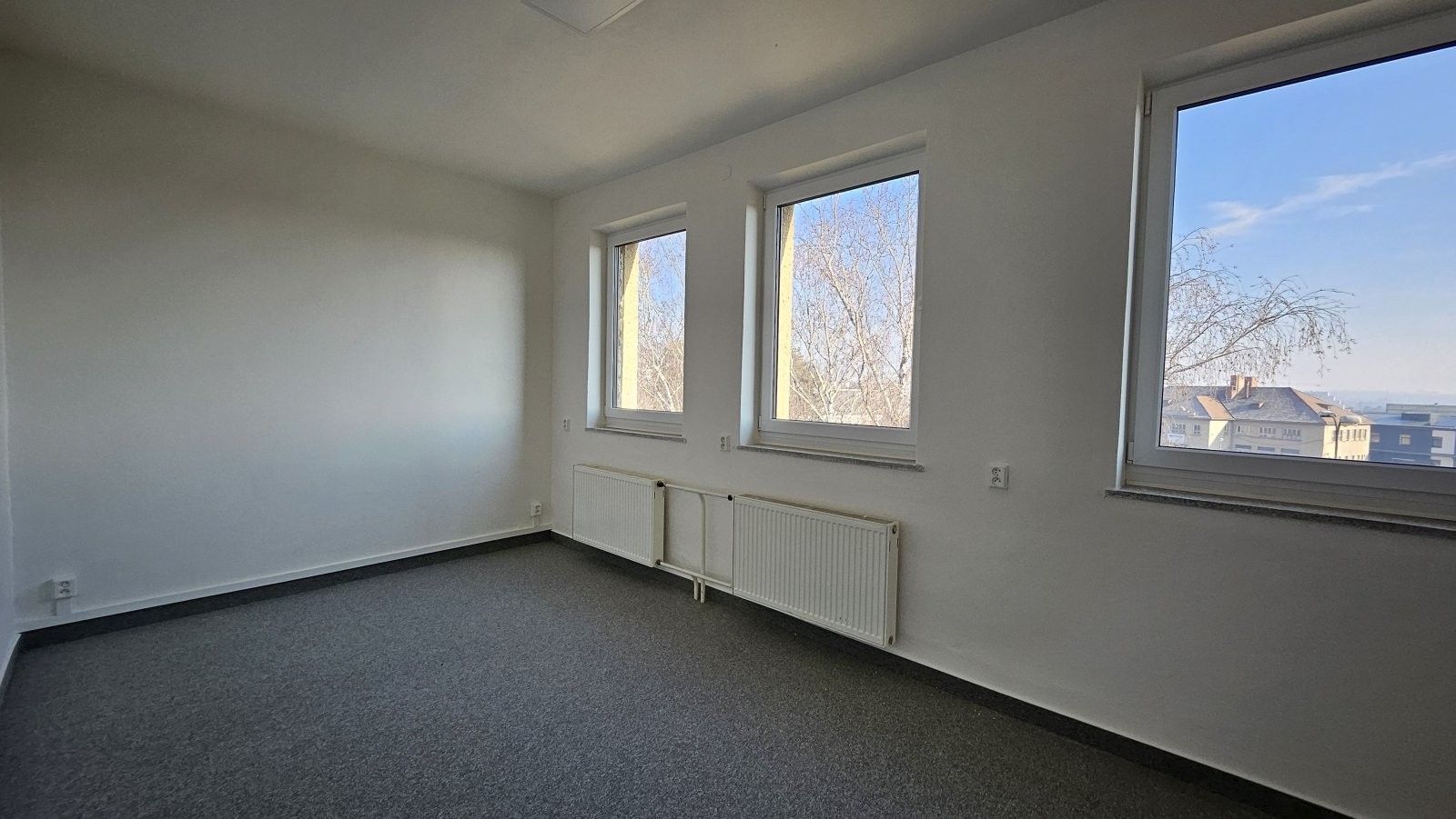 Pronájem kancelář - Pražákova, Brno, 1 m²