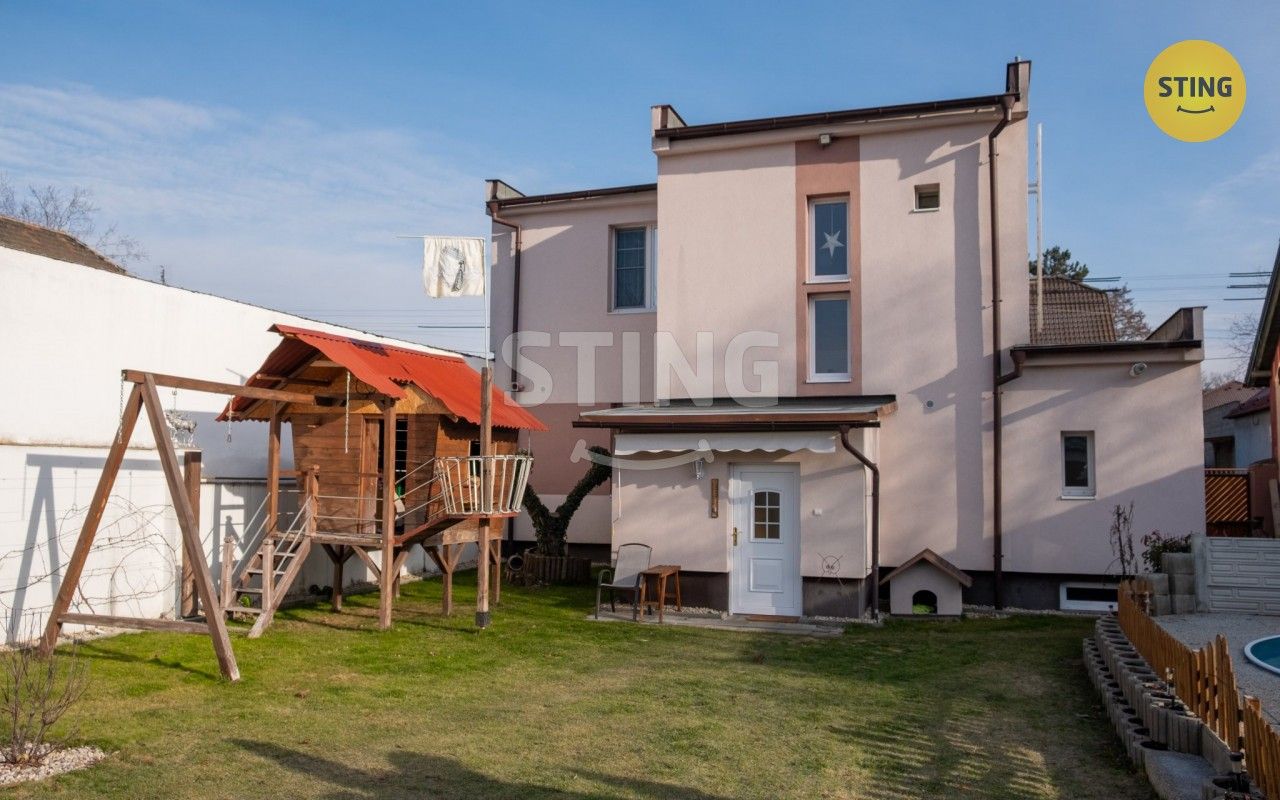 Rodinné domy, V Pískách, Neratovice, 240 m²