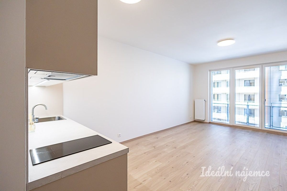Byt 1+kk · 35 m² · Poděbradská, Praha - 4