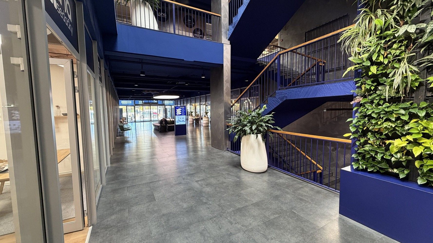 Obchodní prostory · 7 930 m² · Bratislava-Nové Mesto, SK - 4