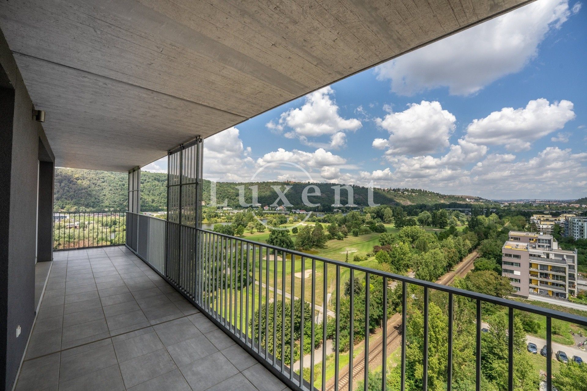 Prodej byt 5+kk - Mezi vodami 2349, Praha Modřany, 190 m² - 5