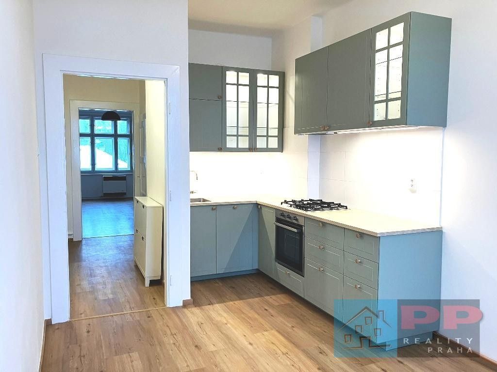 2+kk, Holandská, Praha, 47 m²