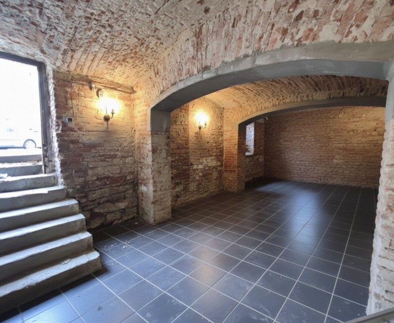 Obchodní prostory · 158 m² · Na Dědince, Praha - 4