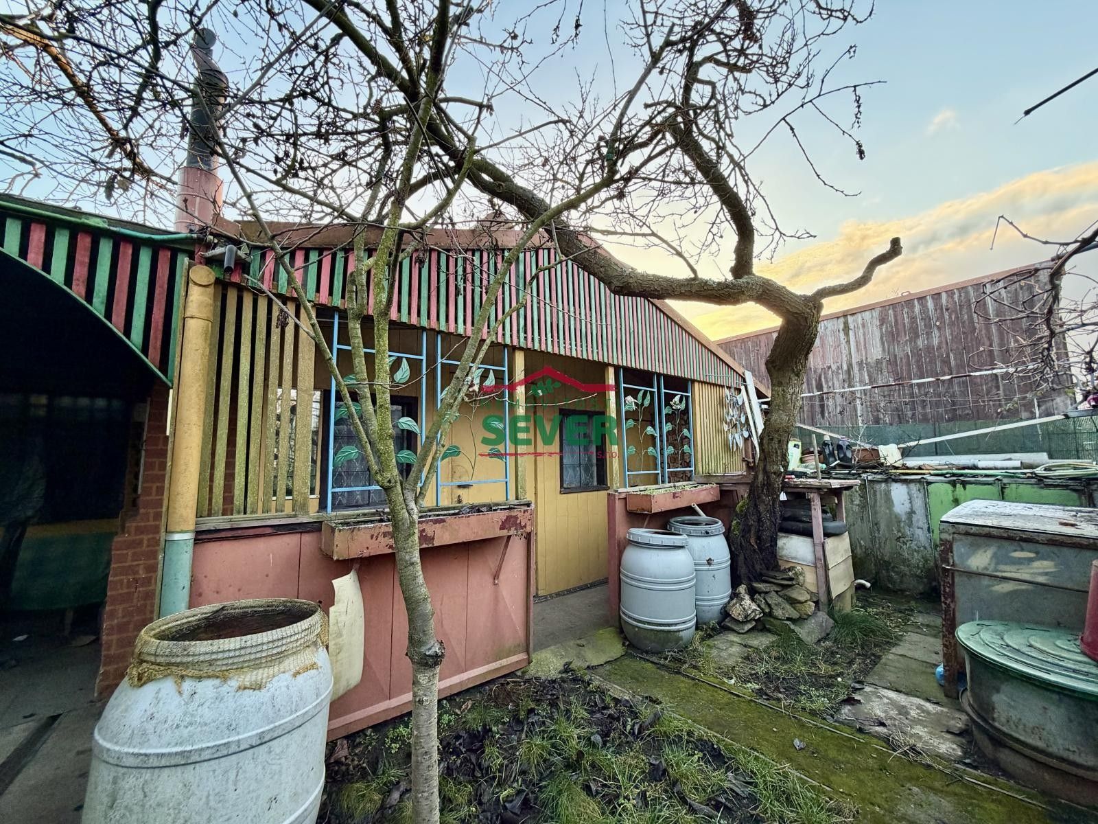 Zahrady, Chomutov, 383 m²