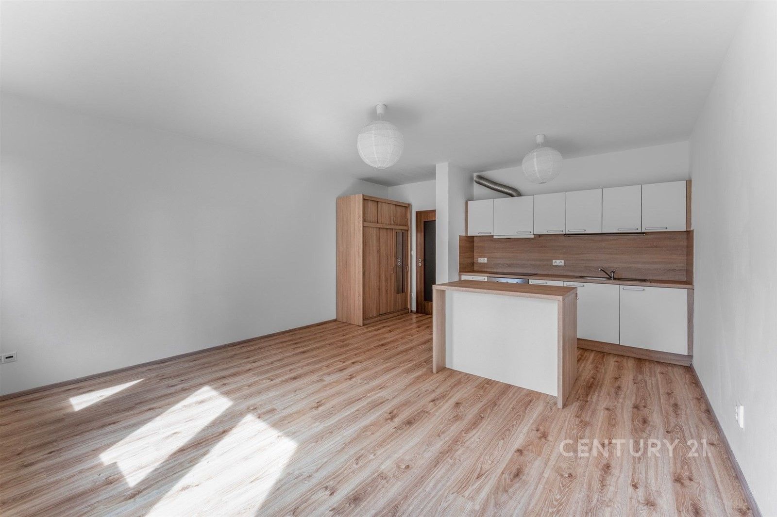 Prodej byt 1+kk - Loosova 995, Praha Háje, 35 m² - 5