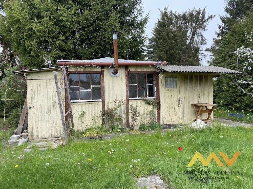 Pronájem chata - Kmochova, Hradec Králové, 20 m²