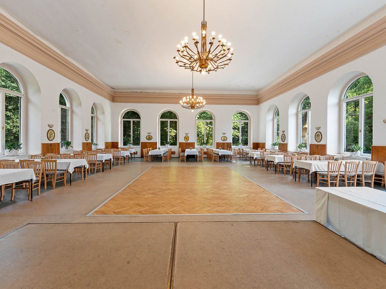 Restaurace, Česká Třebová, okres Ústí nad Orlicí, Pardubický kraj, 827 m² - 2