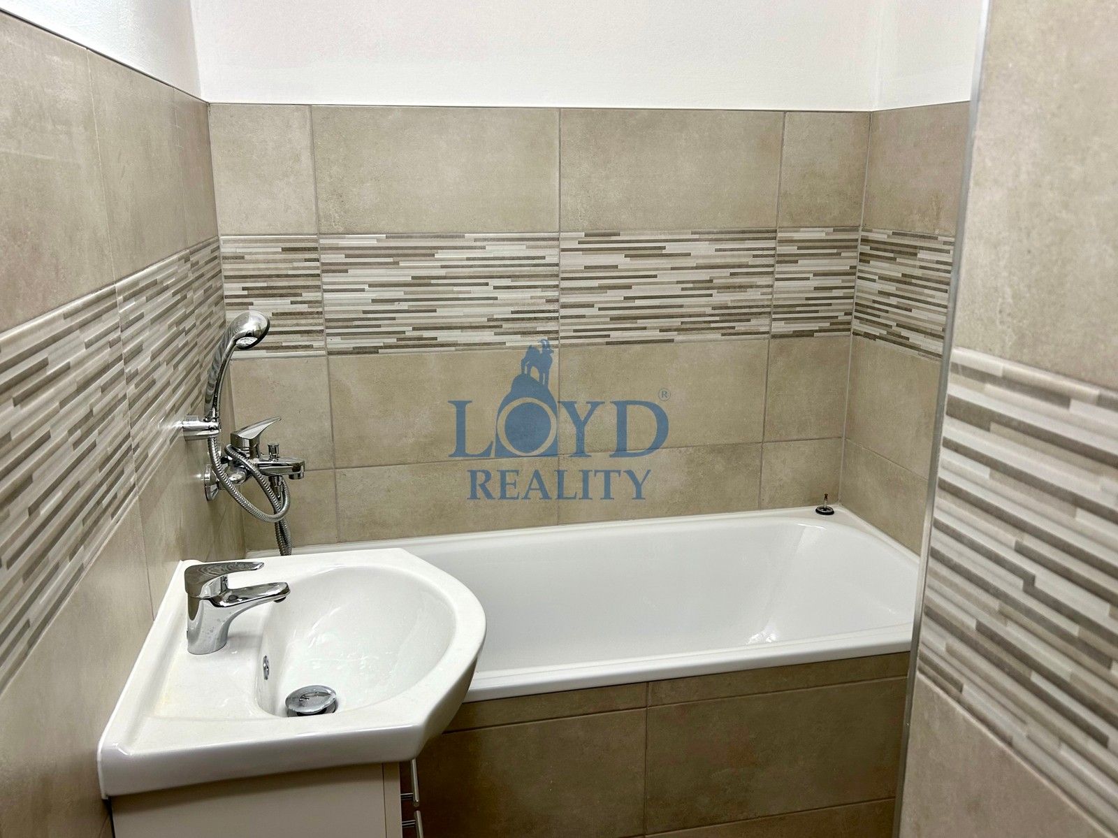 Pronájem byt 2+1 - Hybešova, Karlovy Vary, 59 m²