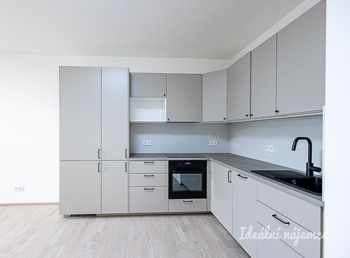 2+kk, Praha 12, Praha, 59 m²