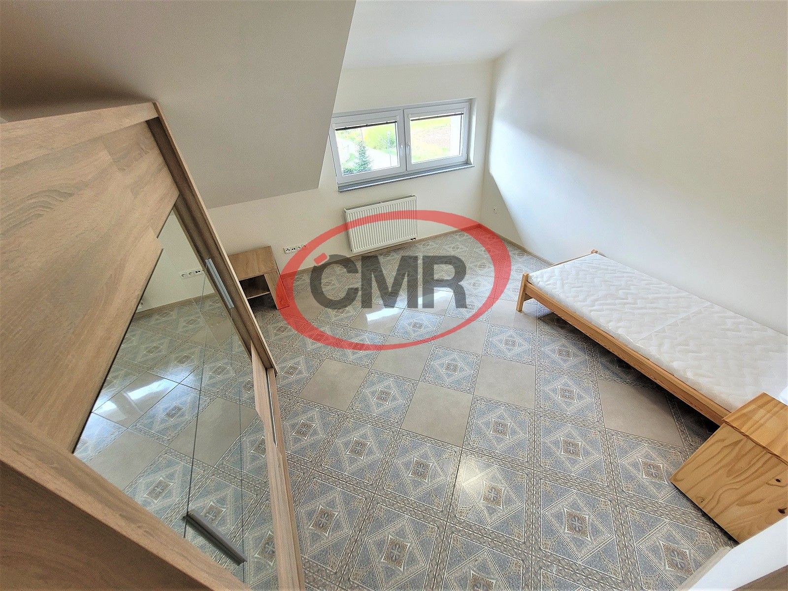 Byty, Spojovací, Tuklaty, 18 m²