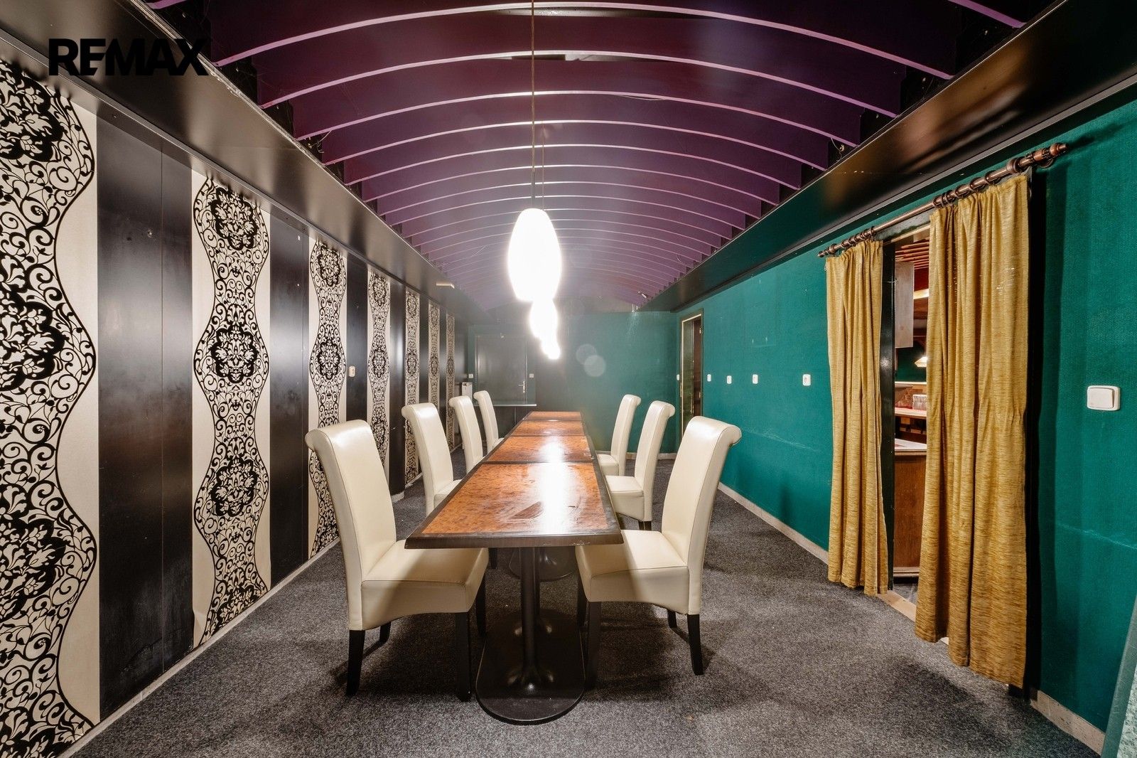 Restaurace · 305 m² · Táborská 45, Sezimovo Ústí - 4