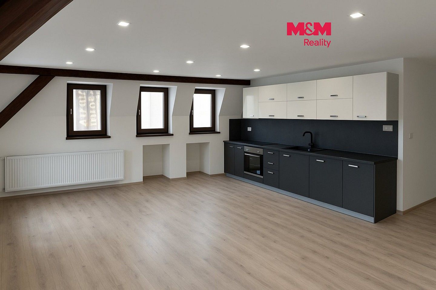 3+kk, náměstí Svobody, Šternberk, okres Olomouc, 75 m² - 1