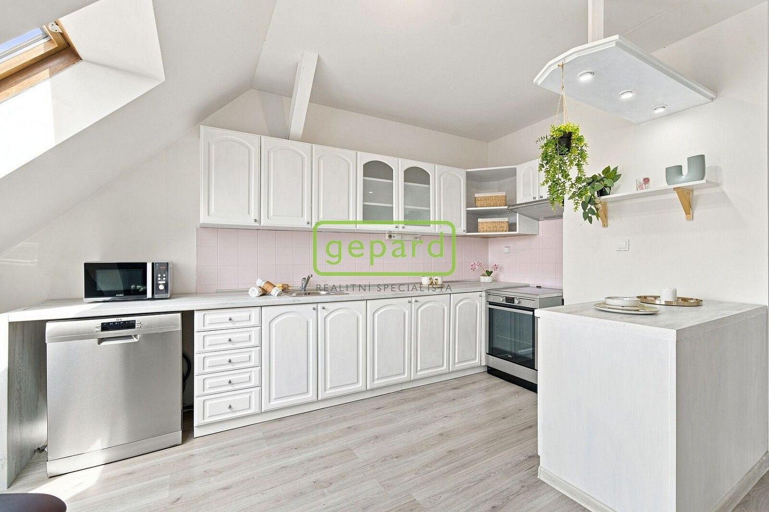 Prodej byt 3+1 - Lidové nám., Kralupy nad Vltavou - Mikovice, okres Mělník, 90 m² - 5