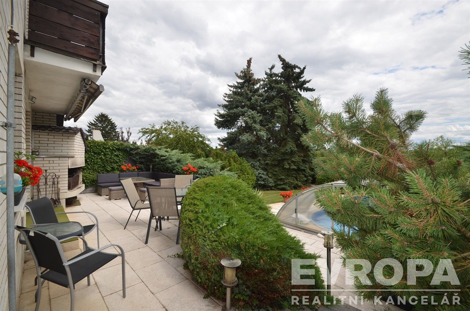 Prodej rodinný dům - Armádní, Praha, 400 m²