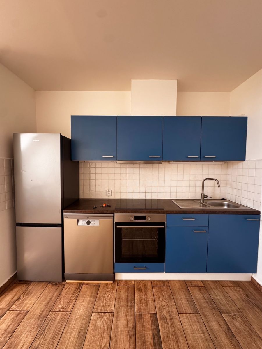 Pronájem byt 3+kk - Semilská, Praha - Kbely, 75 m² - 5